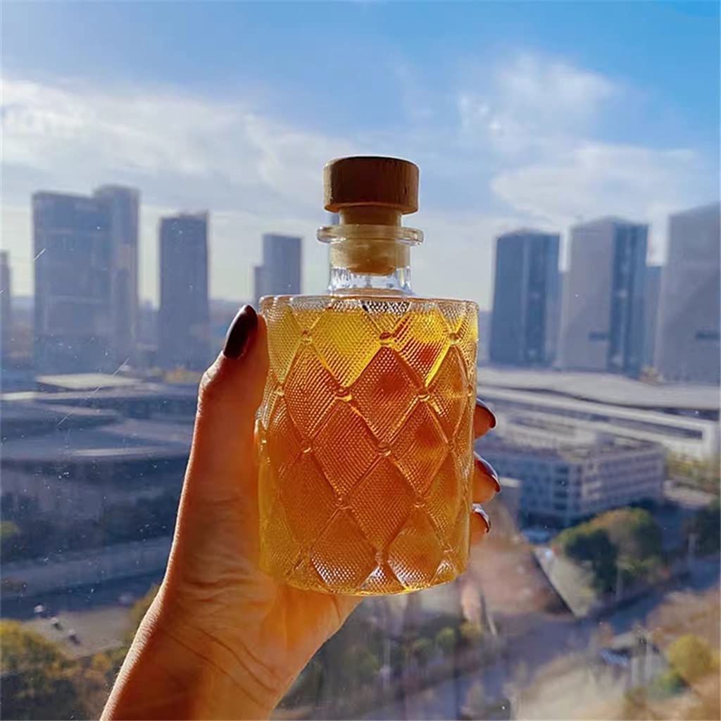 Round 200 ml 500 ml 700 ml Glass Bottle for Whisky Vodka Wine Carving Cork Juice Milk Tea Drink