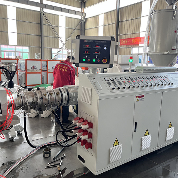 16-63mm Hydraulic Water Hdpe Pipe Extrusion Machine