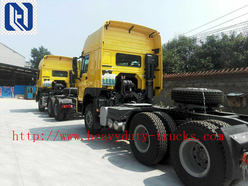 Howo7 6X4 Tractor Trailer Truck LHD 10 Wheels HW 79 High Roof Cab Two Berths 102 km / h