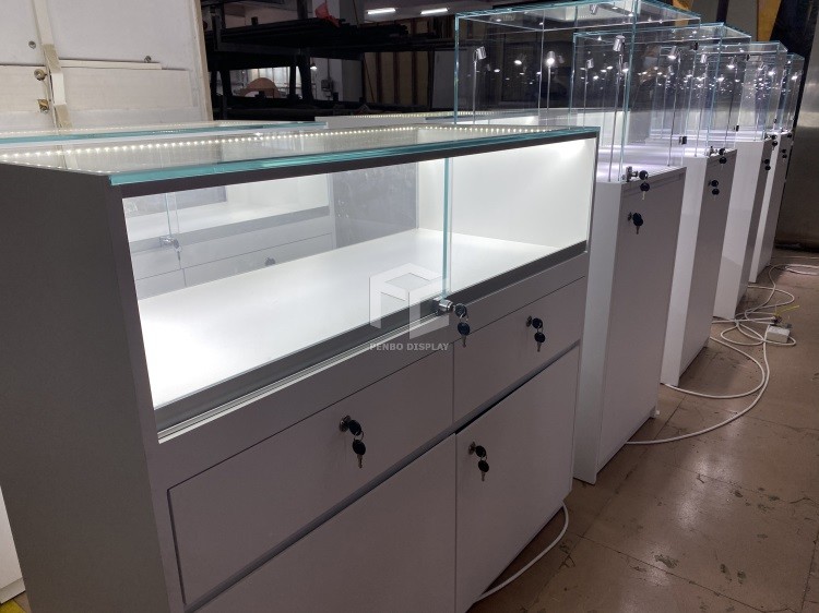 3000*3000 Glass Jewellery Display Cabinet Kiosk 110cm High Stick Veneer