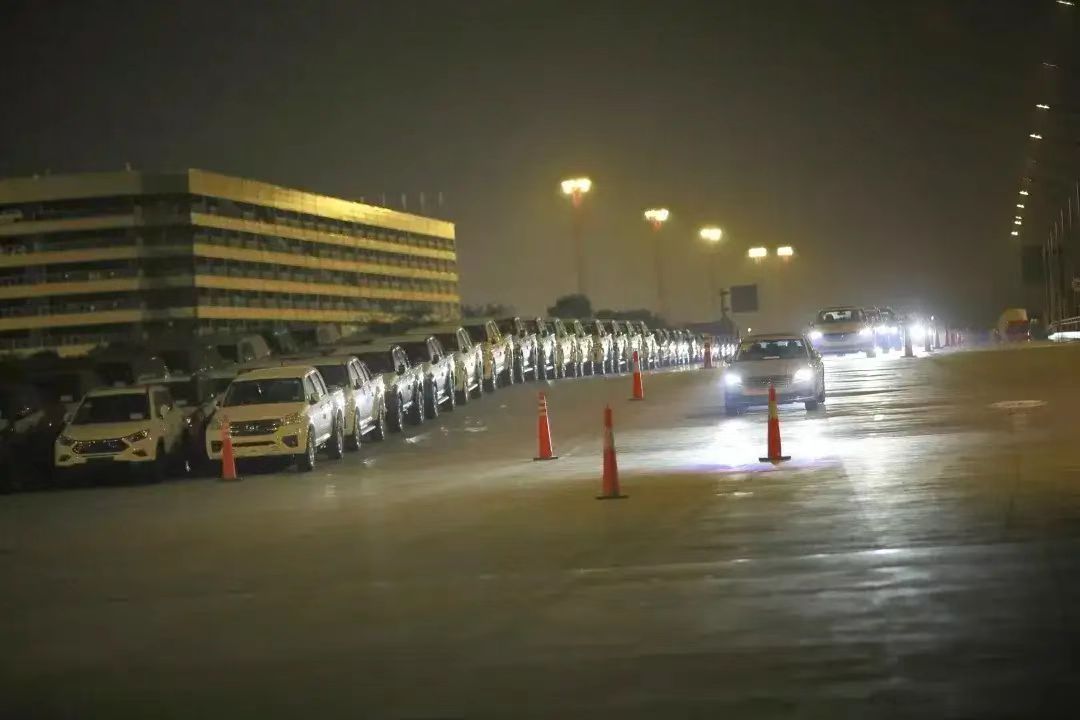 400km 500km 600km BYD QIN PLUS Blue-White Full Trim 5 Seater Sedan Electric Car 150km Speed Energy Vehicles 2023 Top Sale