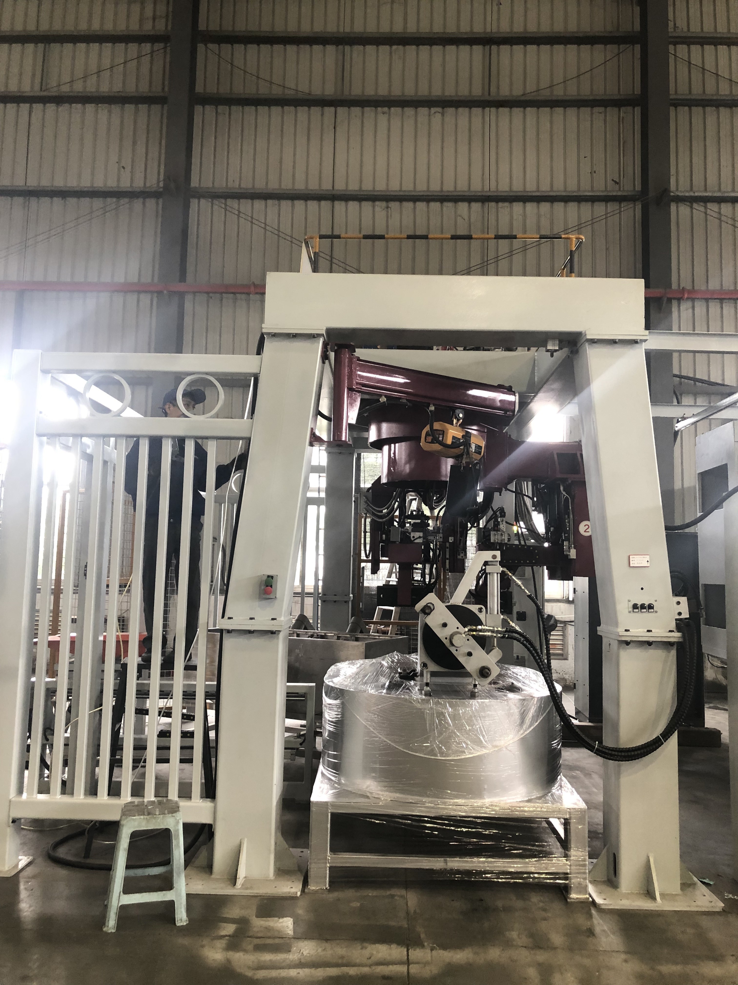 Automatic Pouring Low Pressure Casting Machine For Hardware Industry Brass Faucet
