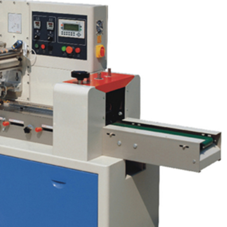 Fully automatic hardware toy accessories packaging machine disposable mask packaging machine