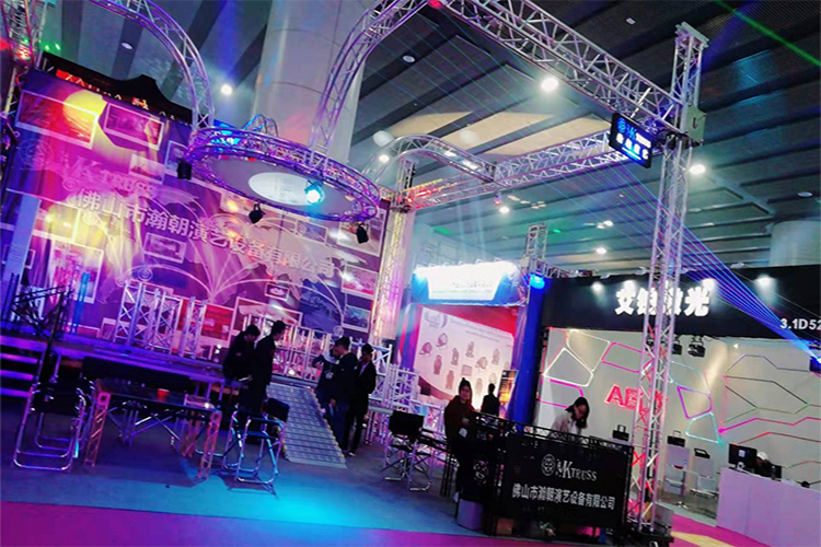Brace Tube 12*2mm Portable Outdoor Roof Truss System for Hanging Speaker and Lighting