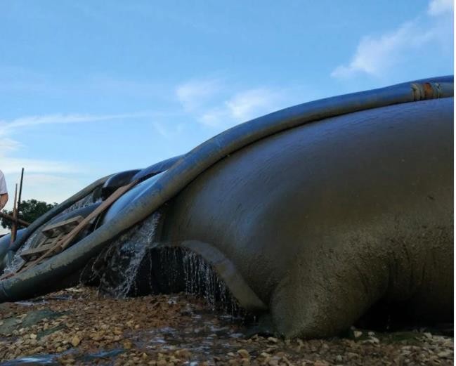 Corrosion Resistant Geotube Dewatering Bags Environmental Dredging Remediation