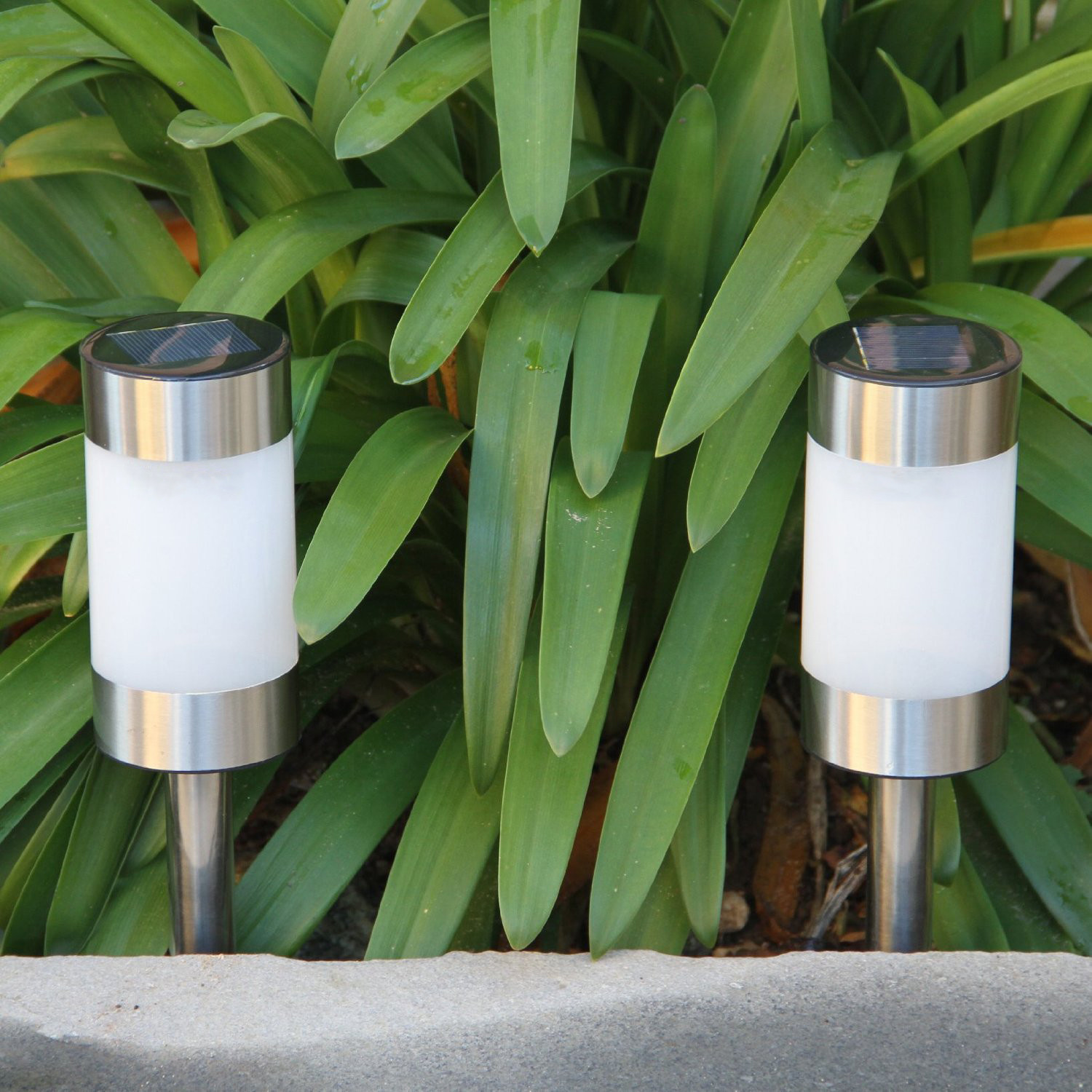 Garden Solar Pillar Lights Metal Lamp No Color Fading Long Life
