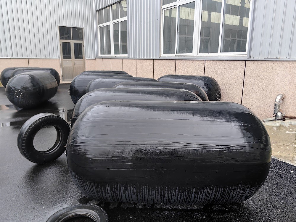 High Performance Black Marine Pneumatic Fender Dock Floating