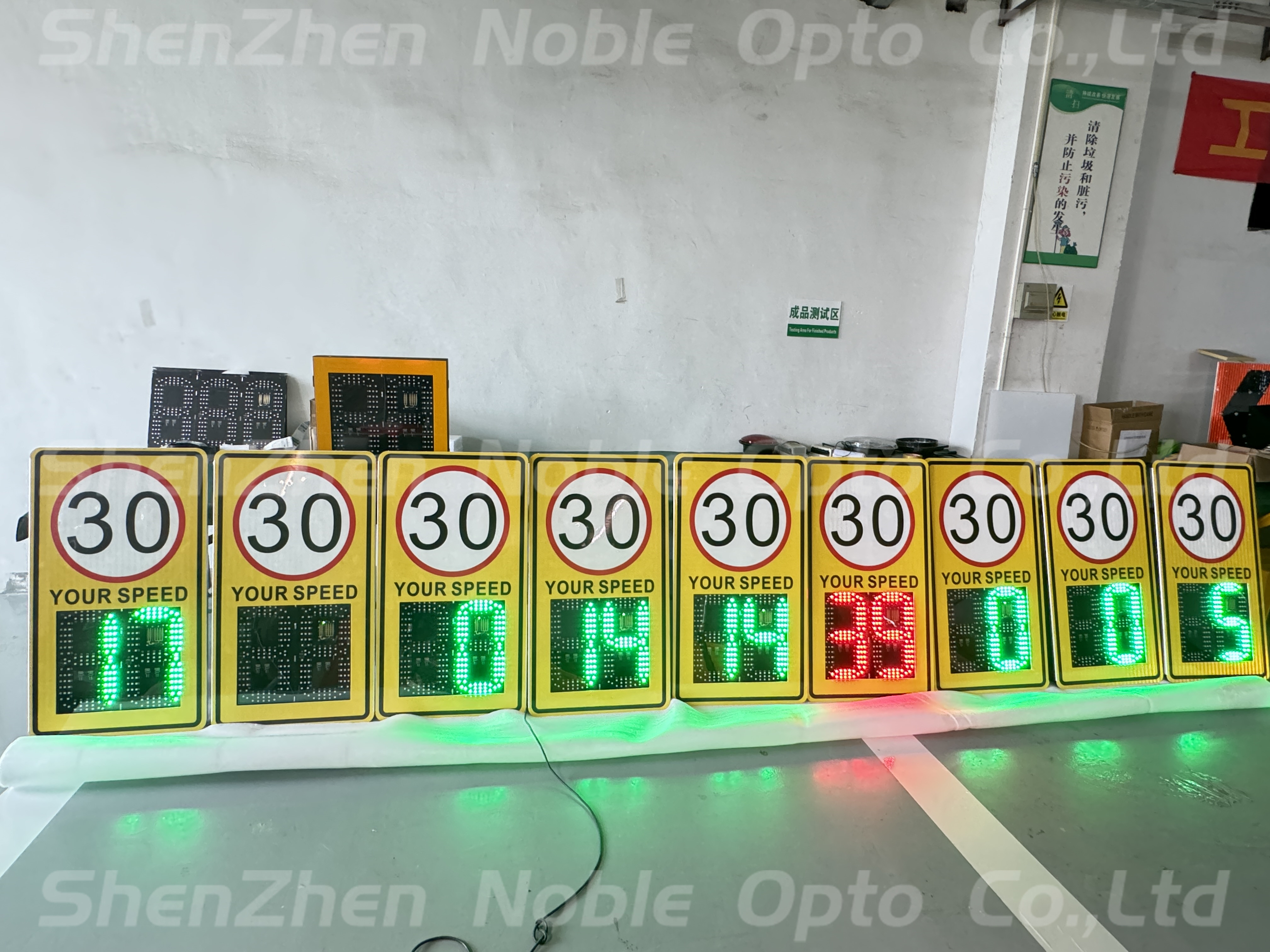 Solar Powered Radar Speed Sign with IP54 LED Display and 60W Solar Panel