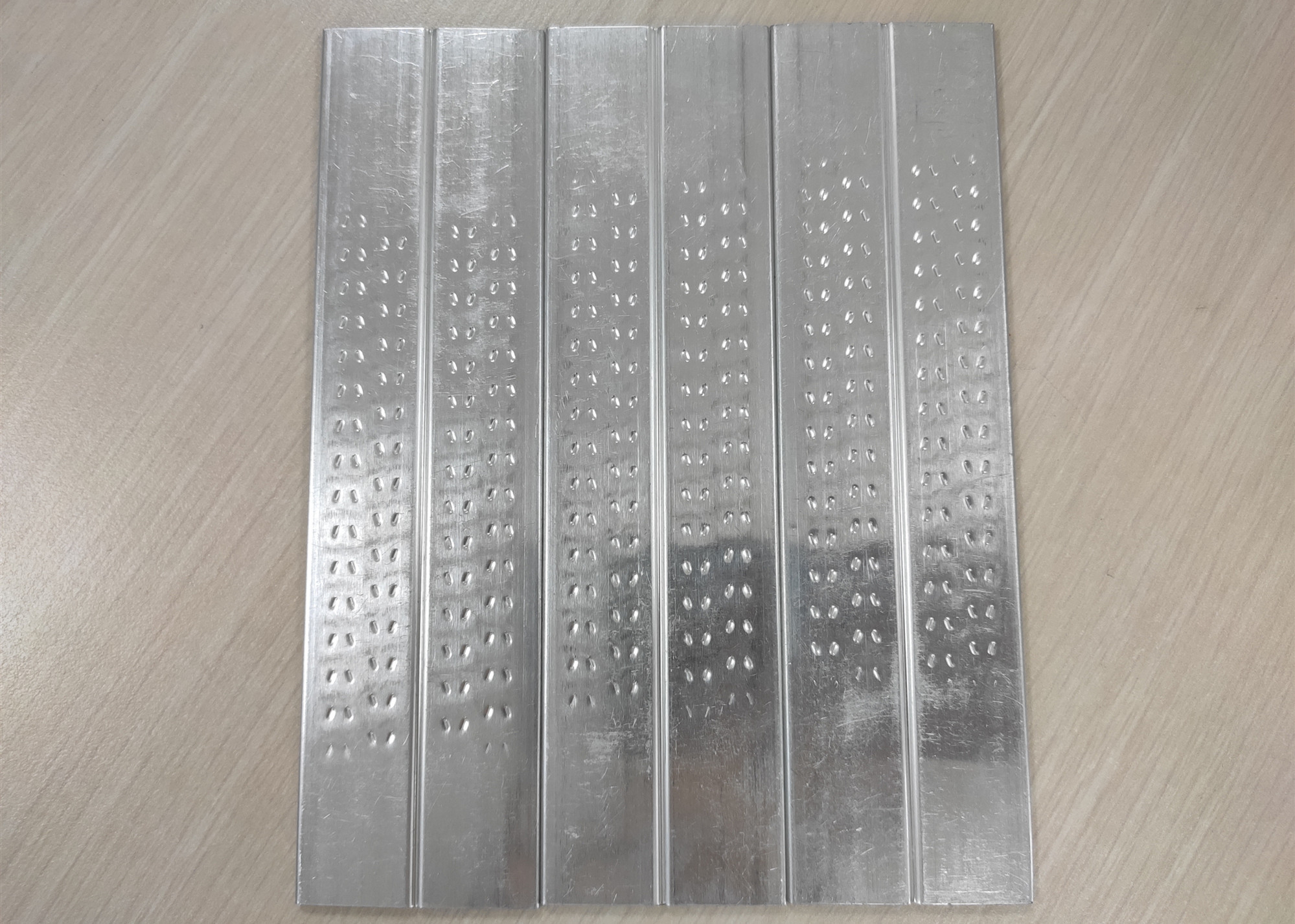 3000 Series Aluminium Extruded Profiles High Frequency B Type Radiator Tube For Car
