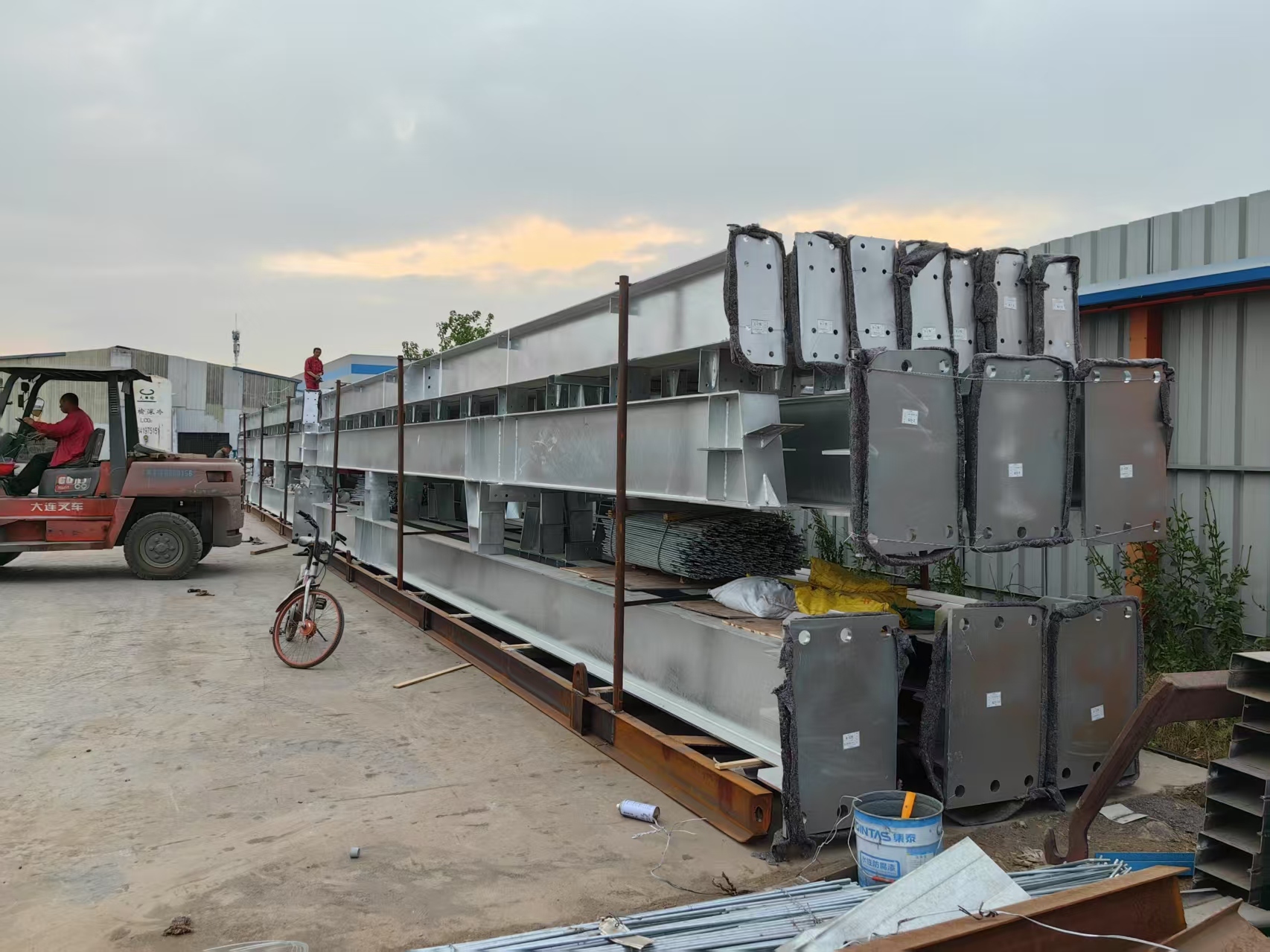 Flexible Light Steel Frame Building Construction Galvanized Low Maintenance