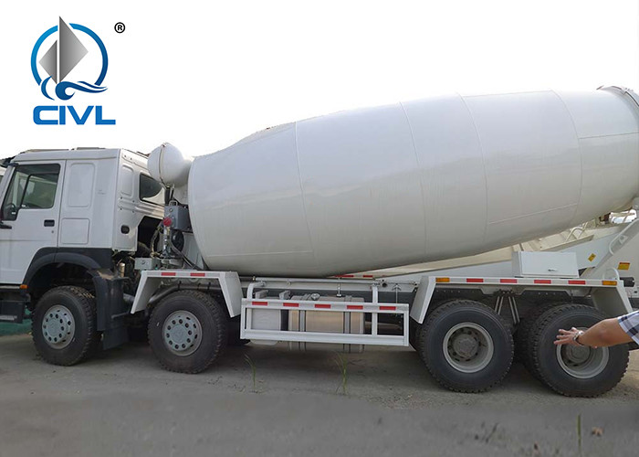 New 371HP 18 / 20cbm 8x4 Sinotruk Howo Concrete Mixer Trucks With EURO2 Standard Diesel Truck