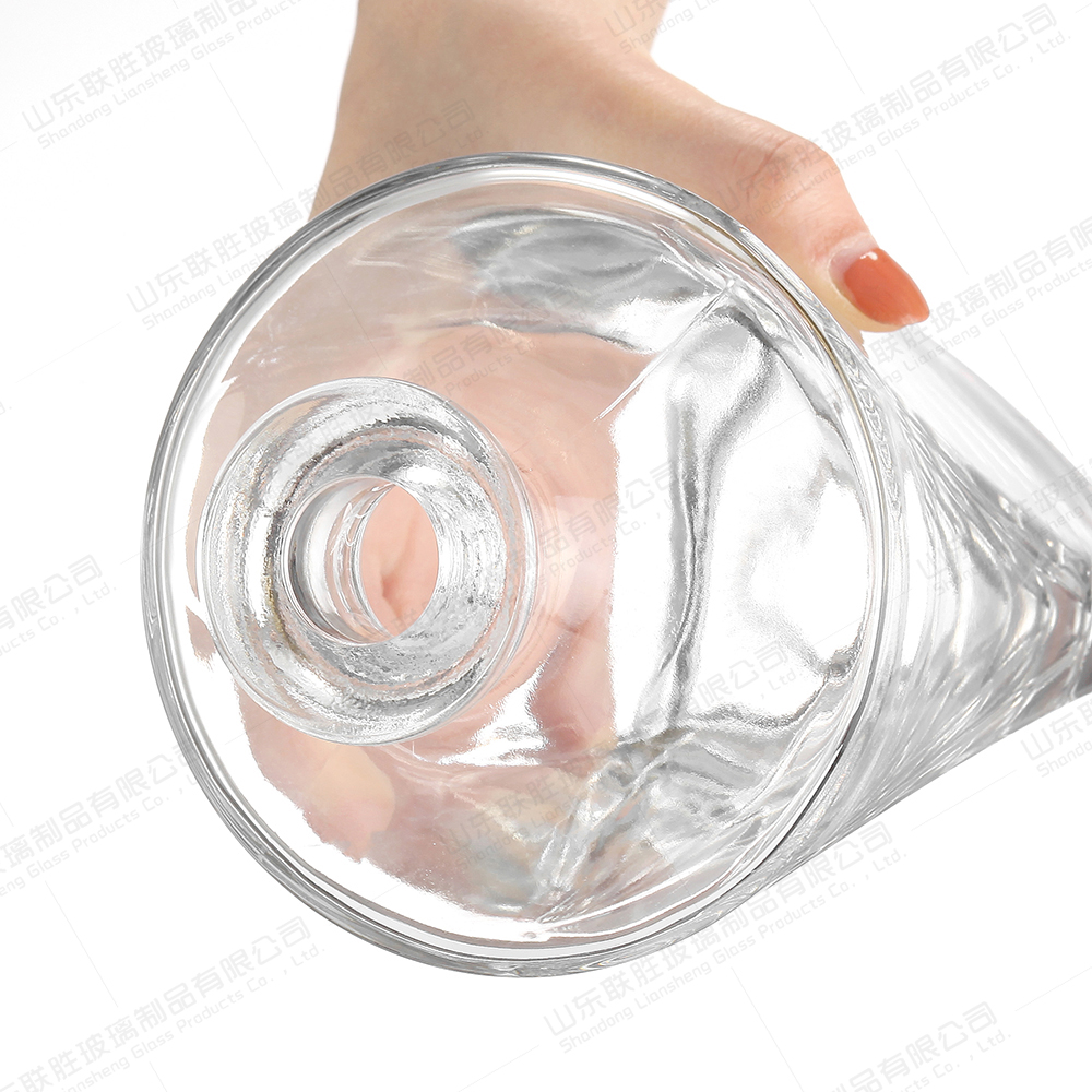 Tequila and Wine Drinking Crystal Whiskey Set with Glass Vodka Liquor Decanter
