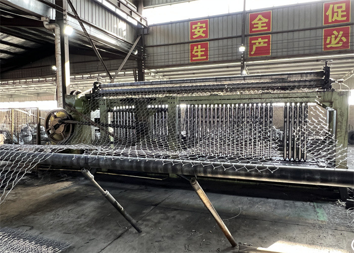 1m-6m Gabion Wall Mesh High Tensile Strength 380-550N/mm2 and Length 1m-6m