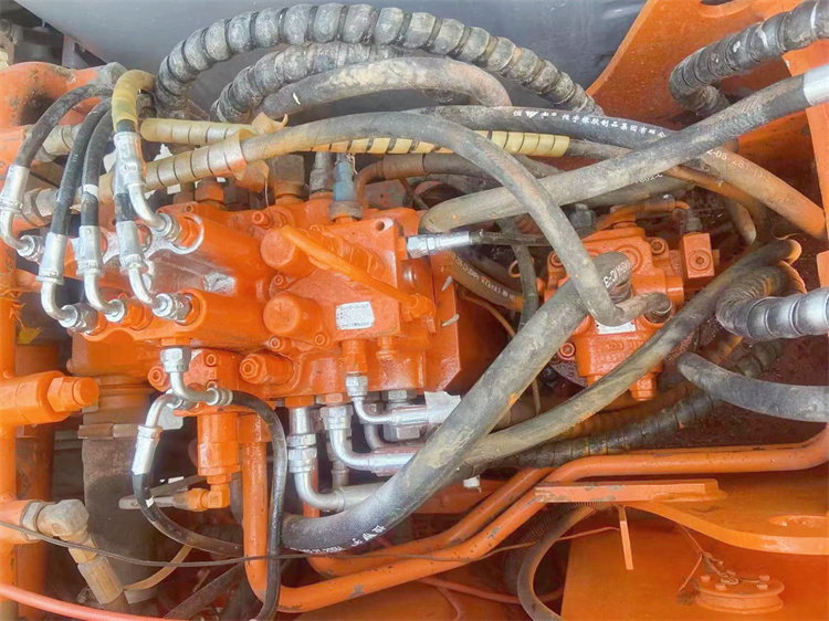 Good Condition 6 Ton Hitachi EX60-5 Excavator Japan Original 40.3 KW Engine ISUZU Now