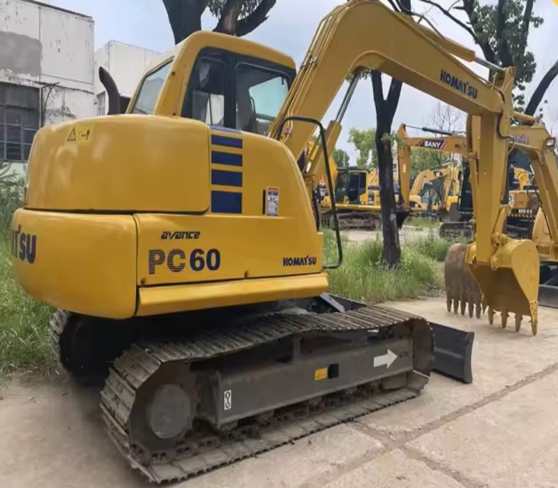 Japan six tons of second-hand mini strong power Komatsu crawler excavator PC60-8