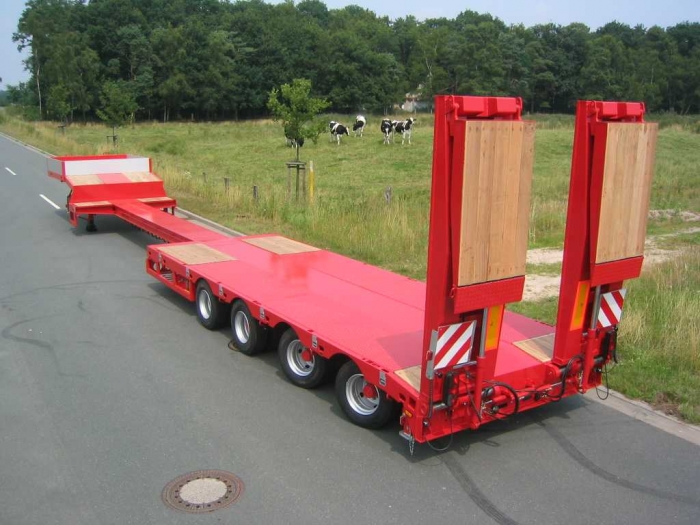 4 Axle Extendable Low Bed Trailer with 90 /50 King Pin and Heavy Duty Landing Gear