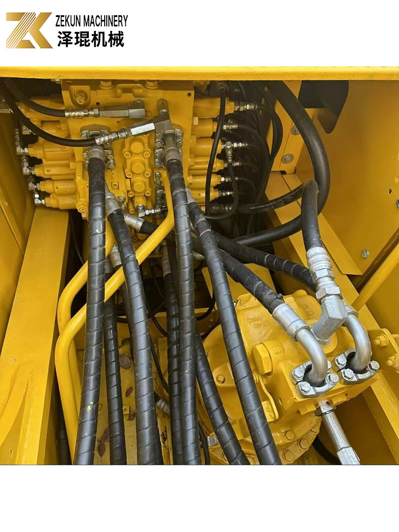 25TON Used Komatsu PC240-8 Second Hand Komatsu Excavator 125KW Power