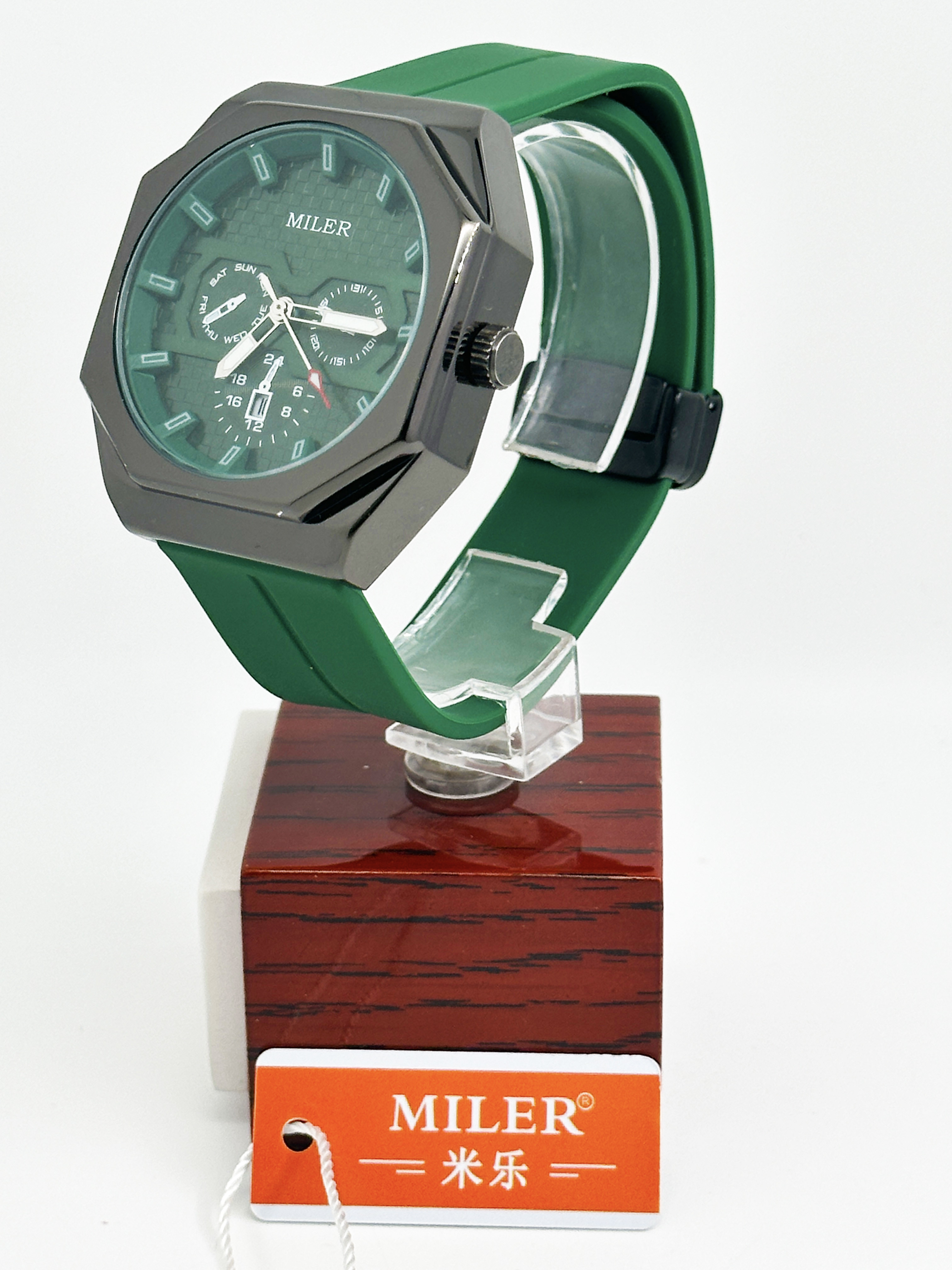 Men's Luxury Watch Waterproof Luminous Automatic Moon Date Silicone Leisure Quartz Men's Watch