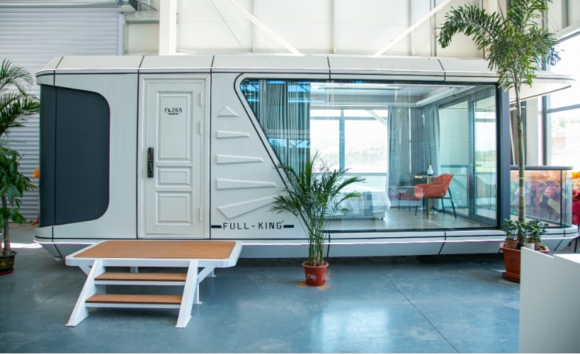 New Customized Capsule Electroplated Steel Structure Integrated Container House Portable Container Space Capsule Mobile House