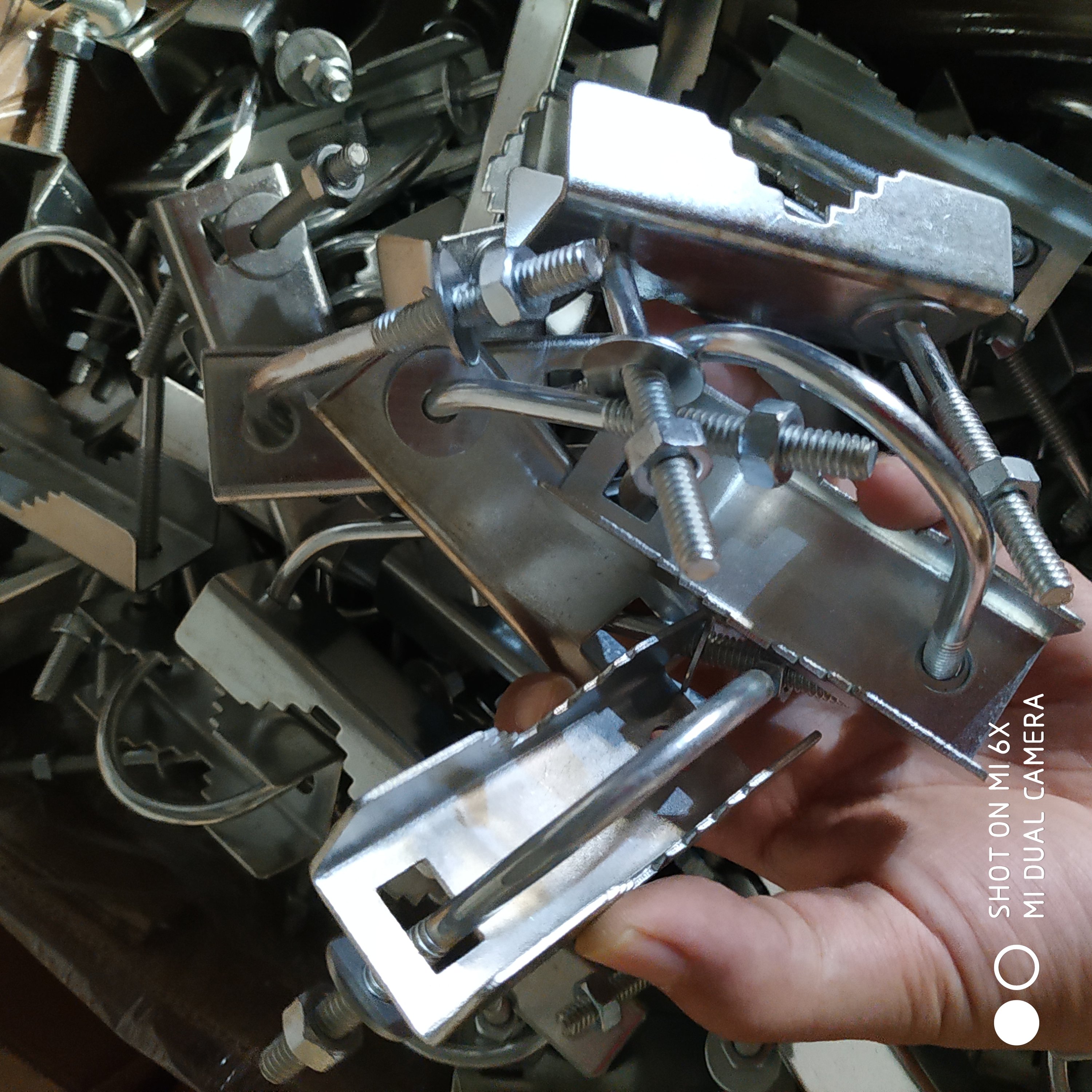 Carbon/Stainless Steel Single-side Bracket U Bolt Clamp Support Bracket for Mast Pipe Connection Assembly