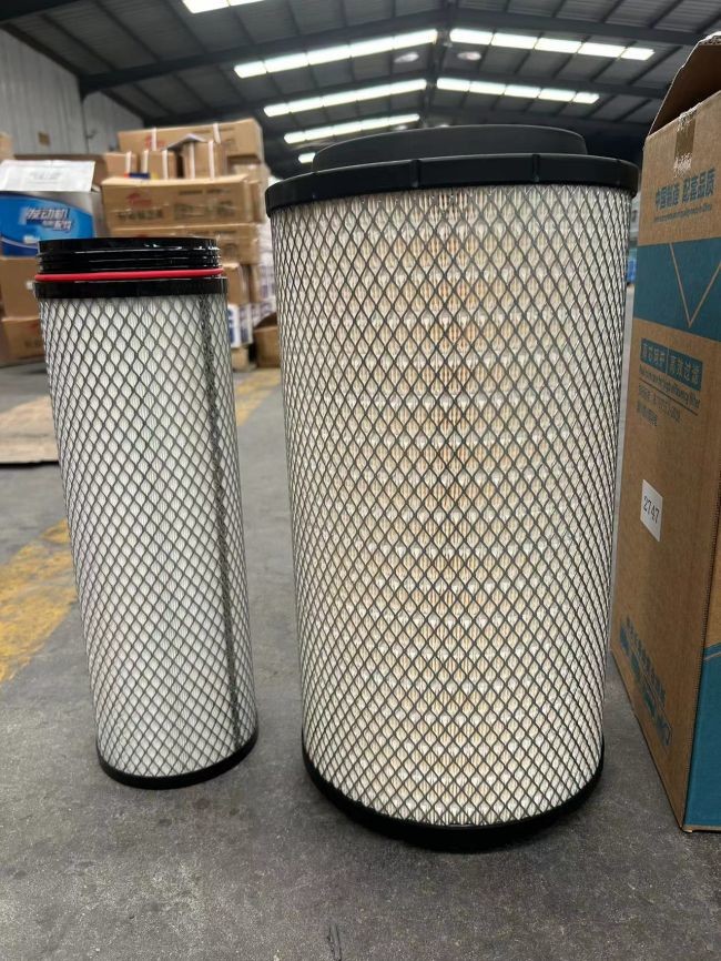 Wholesale Price 710W08405-0017/0021 HOWO Truck Parts PU2747 Engine Air Filter Truck Air Filter