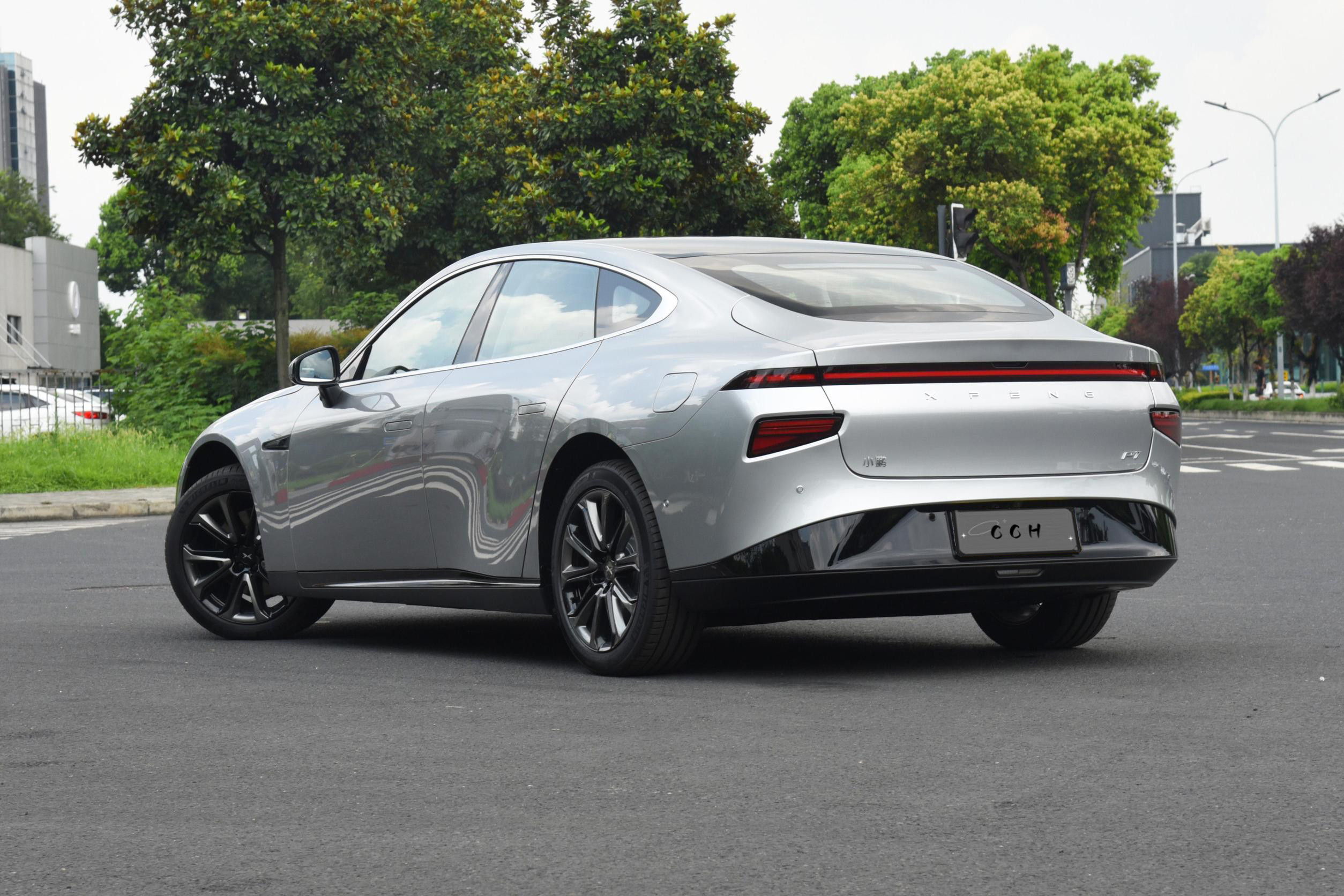 New Energy Car Auto Xpeng P7 2022 586G In Stock 4 Wheel Chinese Cars Electric Vehicle Adult High Speed xiaopeng p7