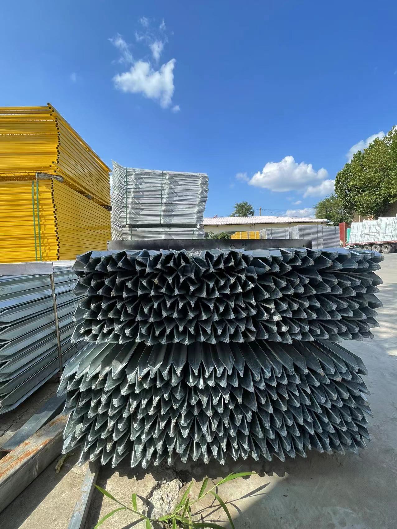 Popular Standard 1.2M Y Steel Fence Posts For Farm