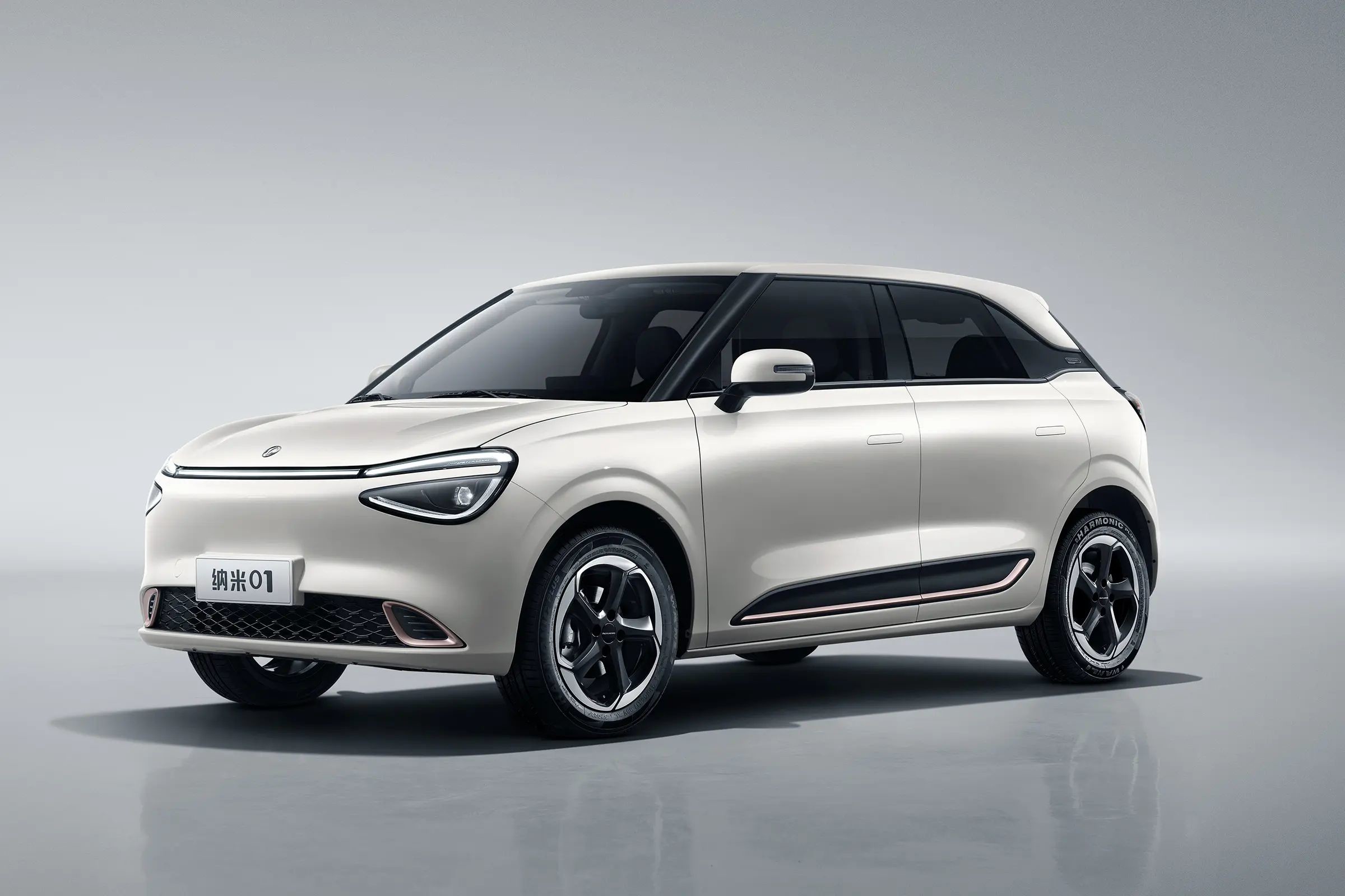 Auto 4 seats Dongfeng Nami Box new energy vehicle 4 wheel electric car adult vehicles made in China Ev Car high speed 100km/h