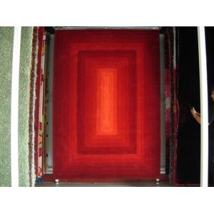 Red Shade Handtufted Acrylic Carpet from China