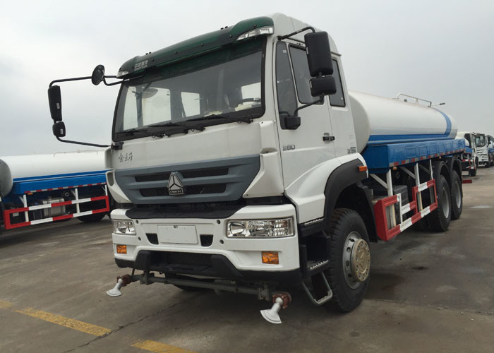 5000 Gallon Water Tank Truck SINOTRUK 11.00R20 Radial Tyre 9920 × 2496 × 3550 Mm