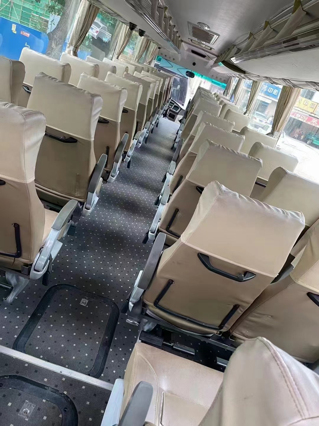 Kinglong Cummins Bus Parts XMQ6129 Vip Luxury Diesel Long Distance 53seater Coach For Africa