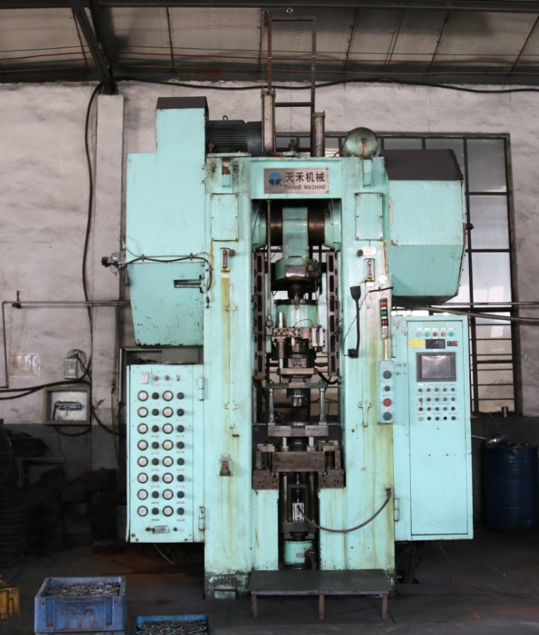 Ricing motorcycle spare parts price list crankshaft balancing machine