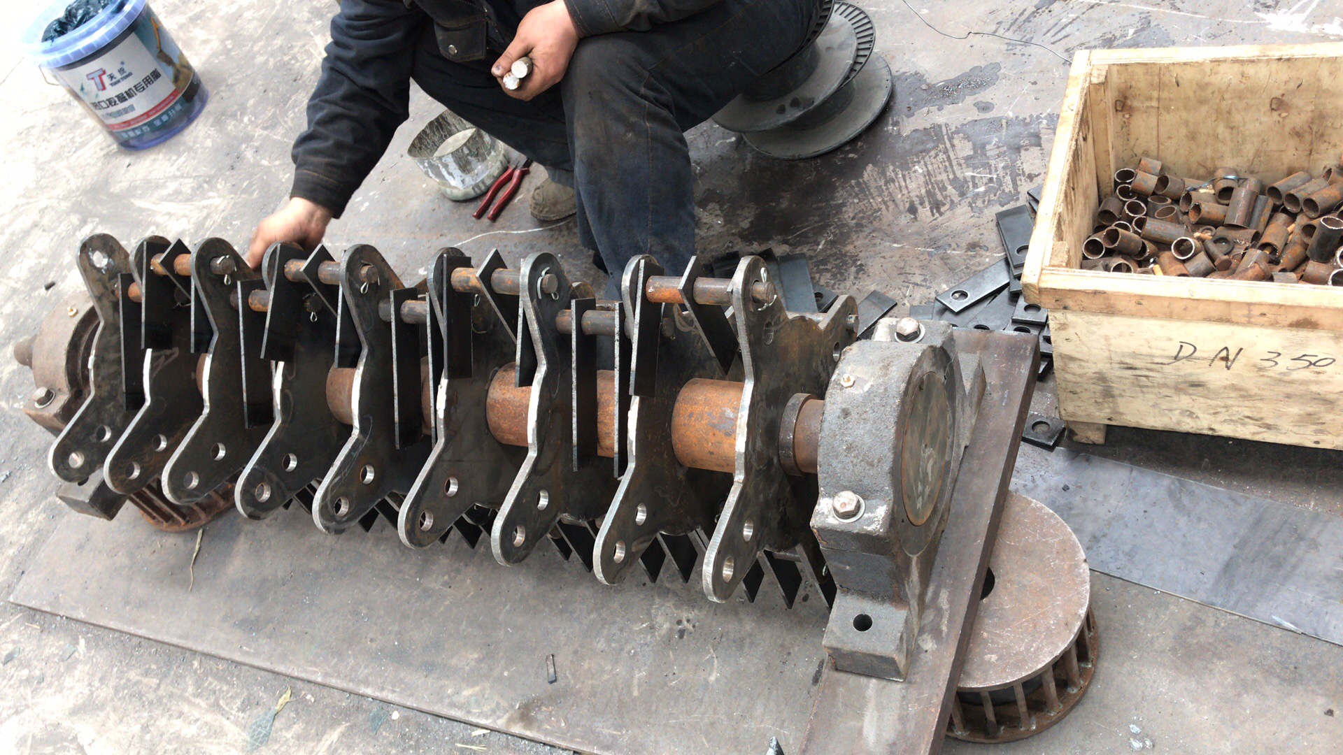 High Efficiency 1-3T/H Animal Manure Organic Fertilizer Semi-wet Material Crusher Stainless Steel
