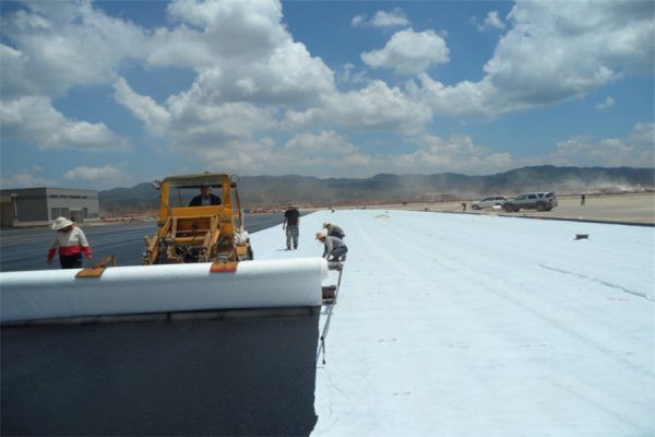 100-800g/sqm PET/PP Nonwoven Geotextile for Road Construction Efficiency