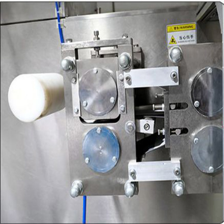 Soaking Type Wetting System Wet Towel Packing Machine with 380V Rated Voltage