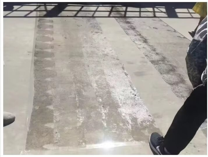 Thermoplastic Paint For High-Wear And Weather-Resistant Markings With Retro-Reflective Beads