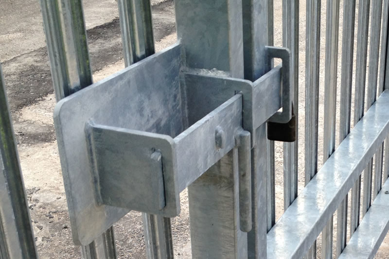 Galvanized 2.75 Width Steel Palisade Fencing W Section Security