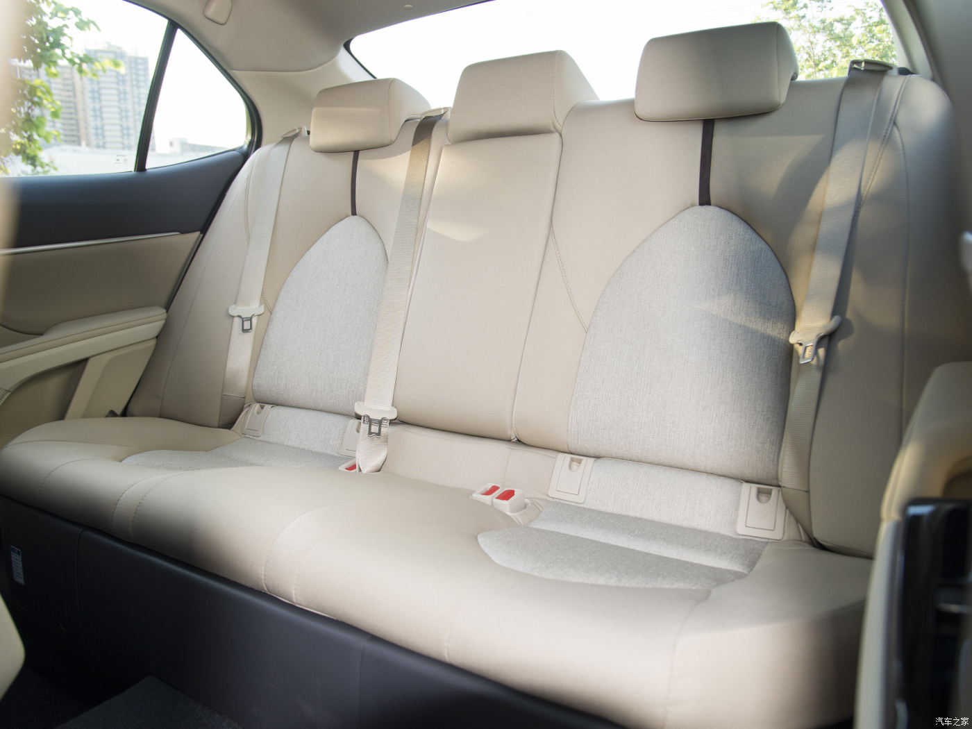 High Speed Multi-function Steering Wheel ABS Yes 2024 Toyota Camry Corolla 1.2 1.5 2.0 2.5 Luxury Sedan Gasoline Cars 5 Seats