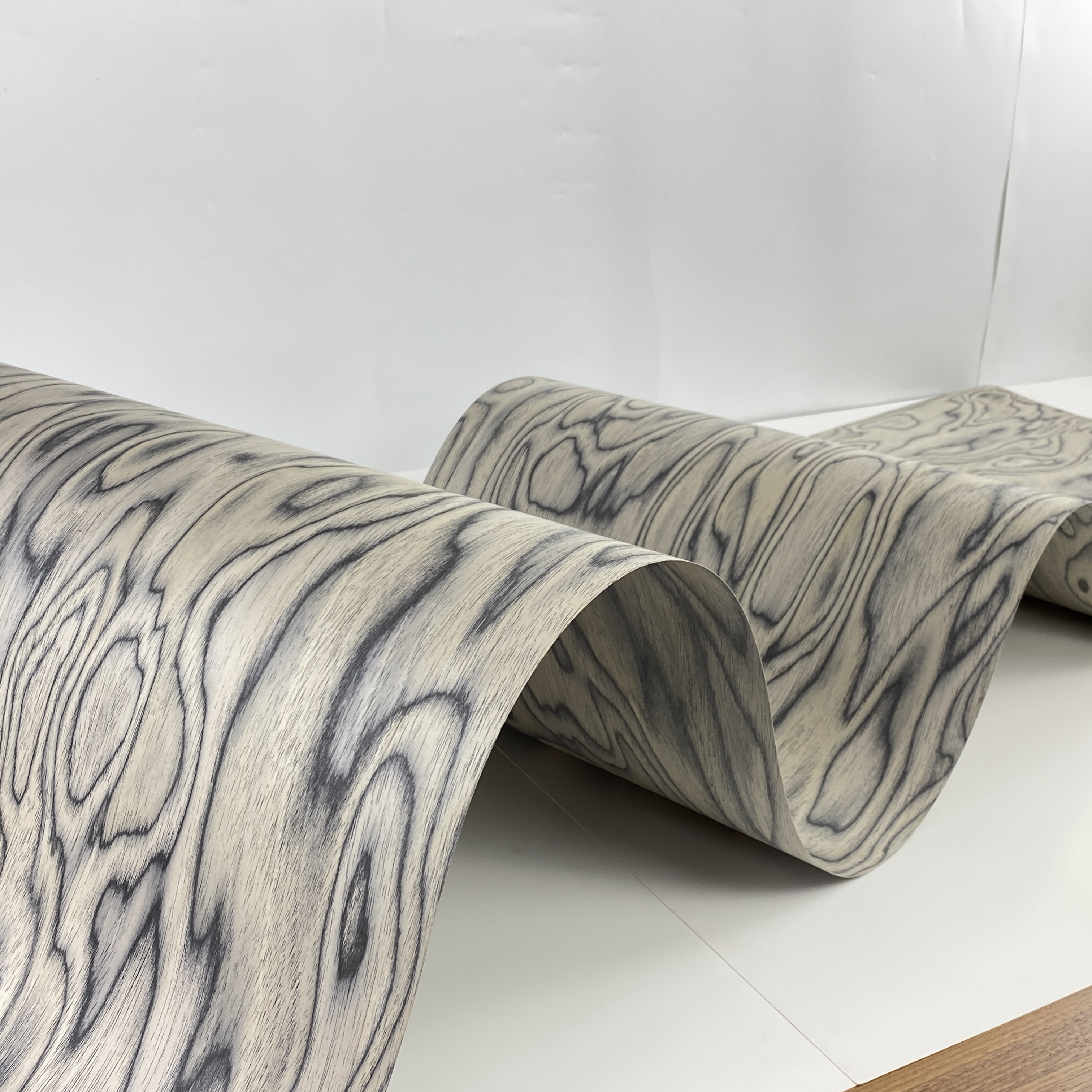 Various Styles Melamine Fancy Recon Wood Face Veneer/ Laminated Recon Veneer