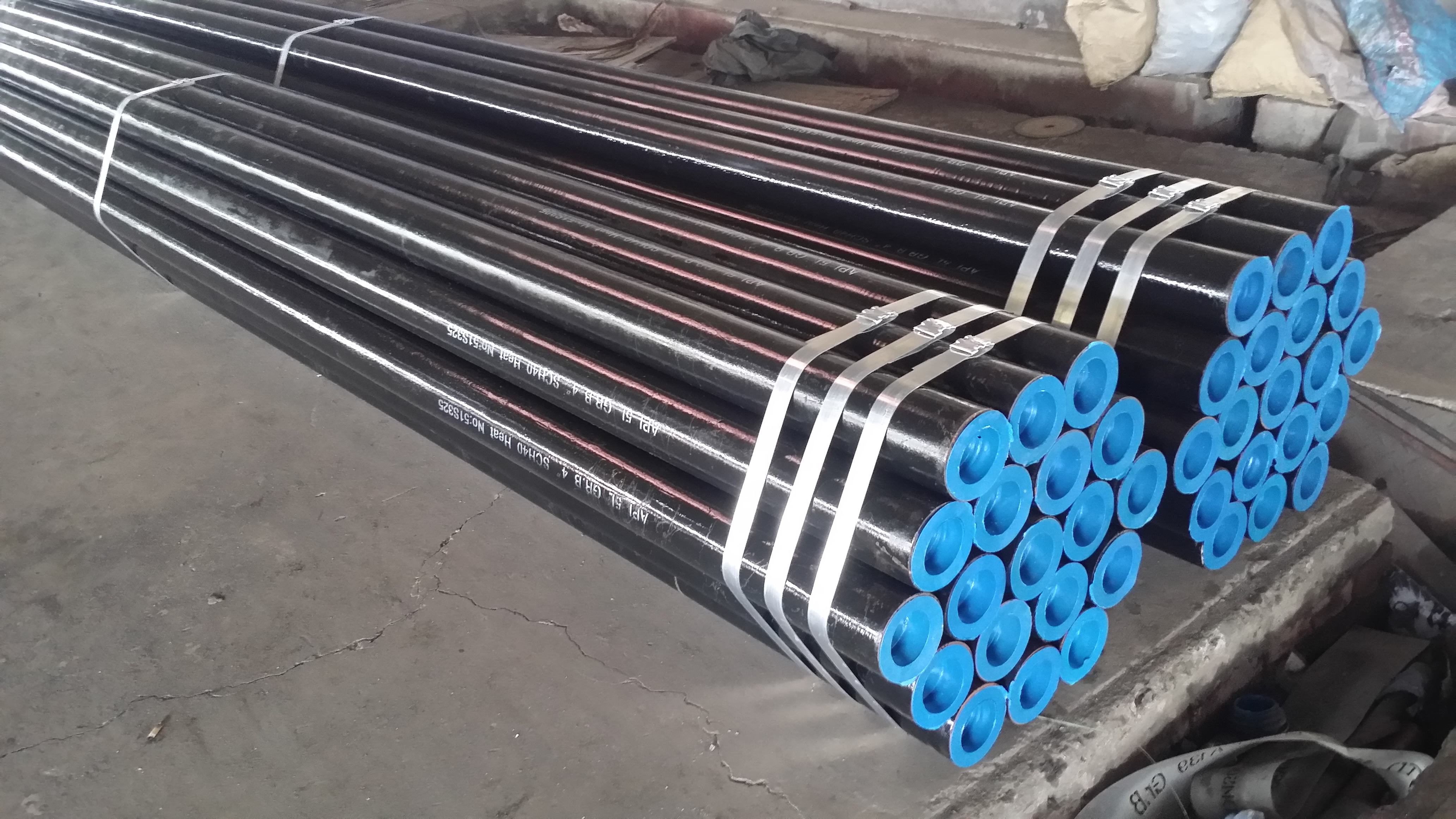 304 Stainless Steel Carbon Steel Pipes AiSi Polished Abrasion Resistant