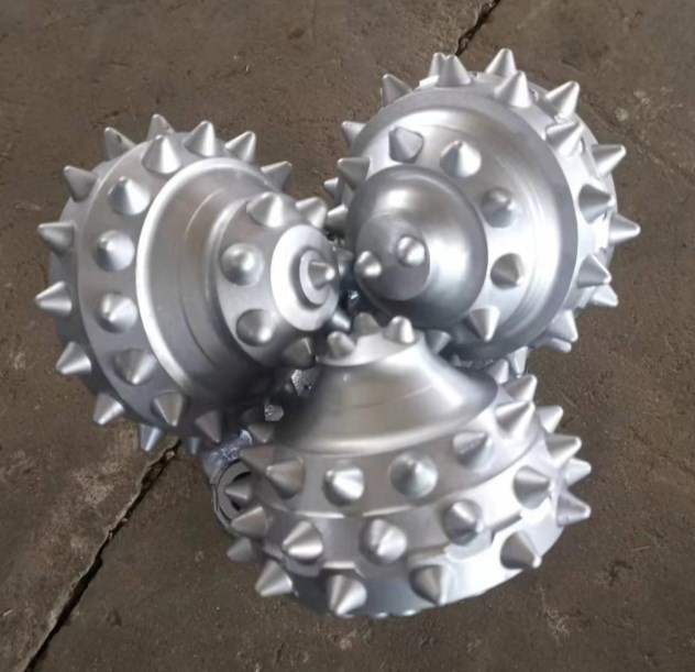 24inch Tricone Roller Bits IADC537 Well Drill Bit For Horizontal Directional Drilling
