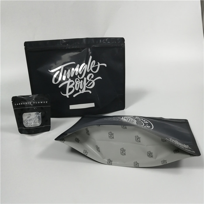 Stand Up Herbal Incense Packaging Aluminum Foil Bags Matt Black Customized Size