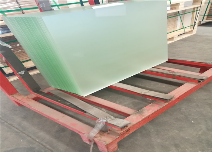 Ultra White Patterned Tempered Glass , Solar Photovoltaic Glass Low Iron Content