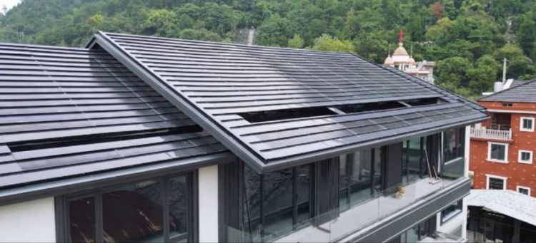 Solar Flat Floor Roof Tile 95W for Germany Home BIPV Solar Tile