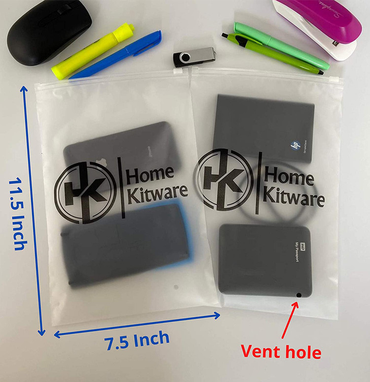 7.5*11.5in Travel Frosted k Packaging Bag For Apparel / Cosmetic