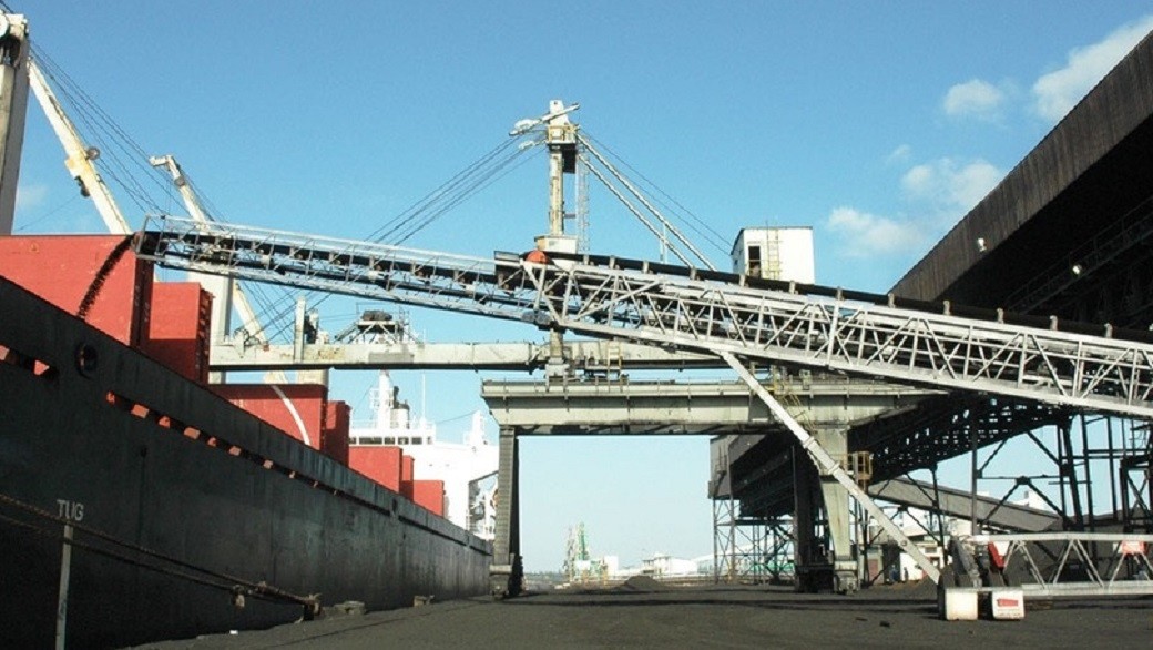 380V Coal Mine Transfer Belt Conveyor 250kW Inclined Sidewall Rubber