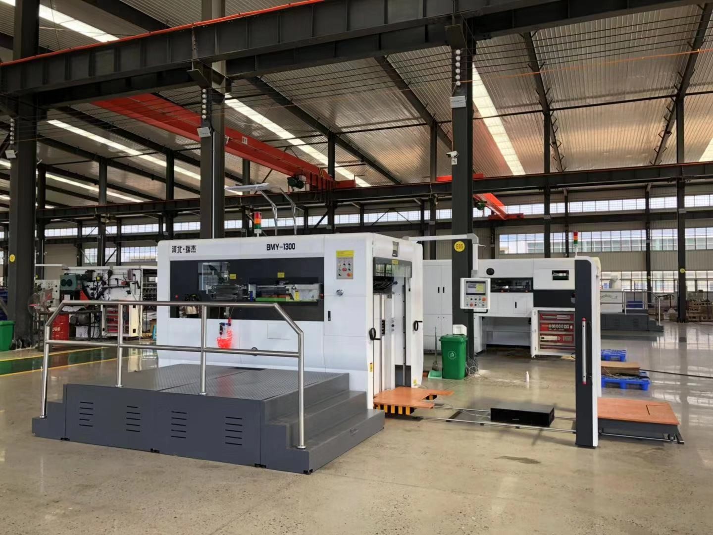 MY1300 Carton Box Makling Machine Semi - Automatic Creasing & Die Cutting