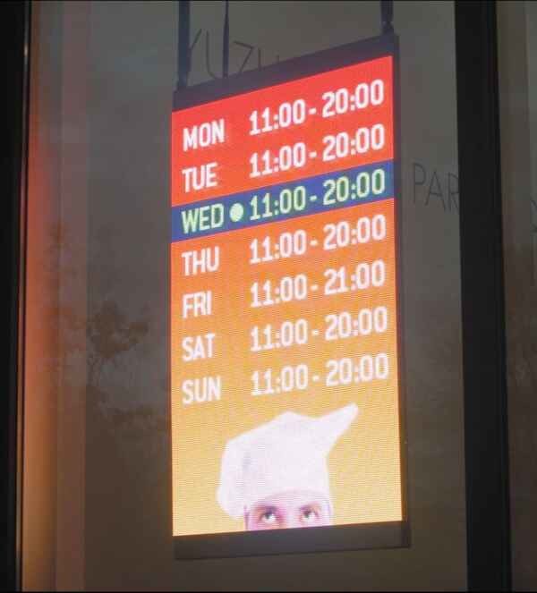 Indoor LED Poster Display Screen for Effective Advertising Working Humidity 10-80%