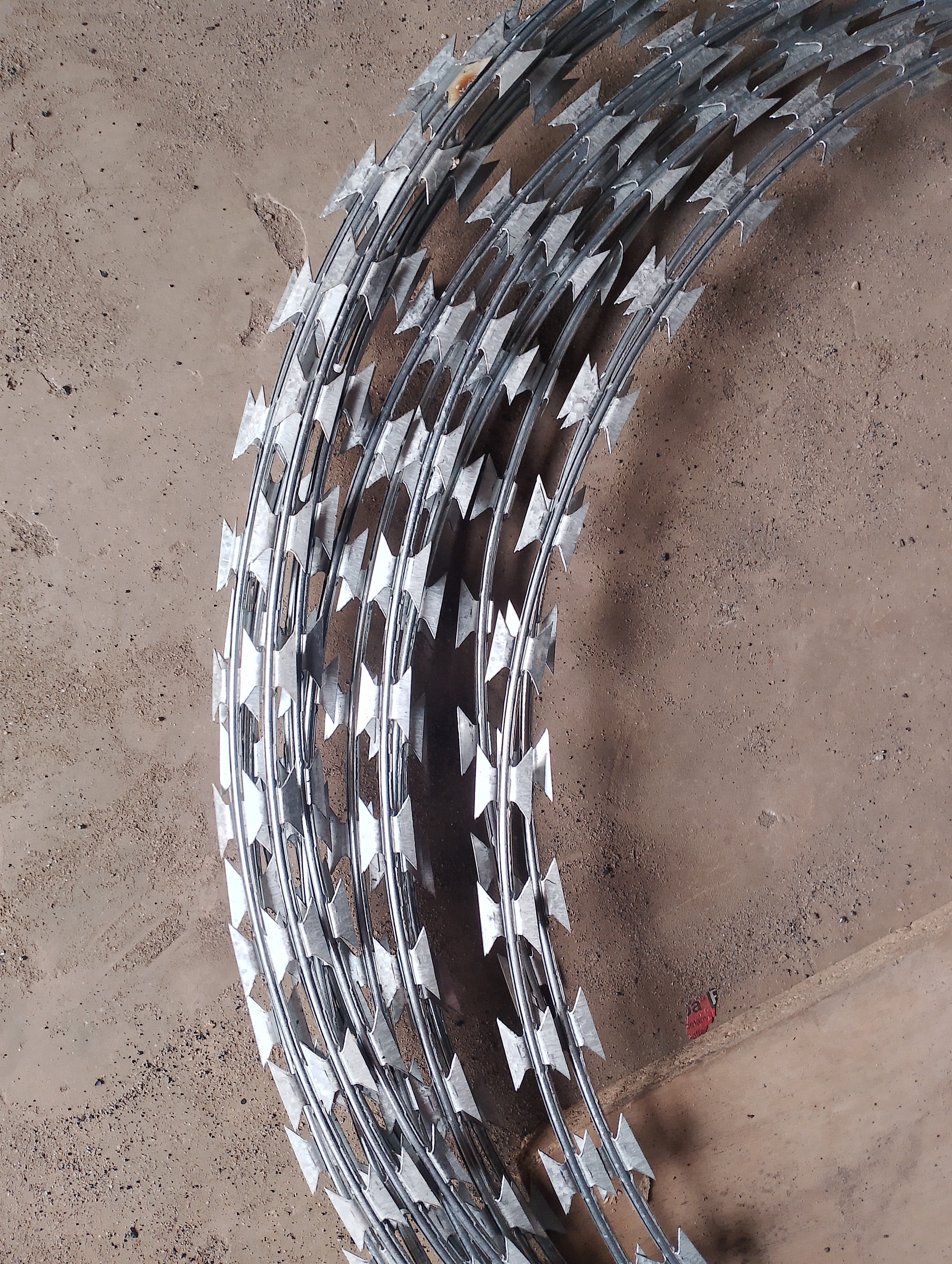 concertina razor wire