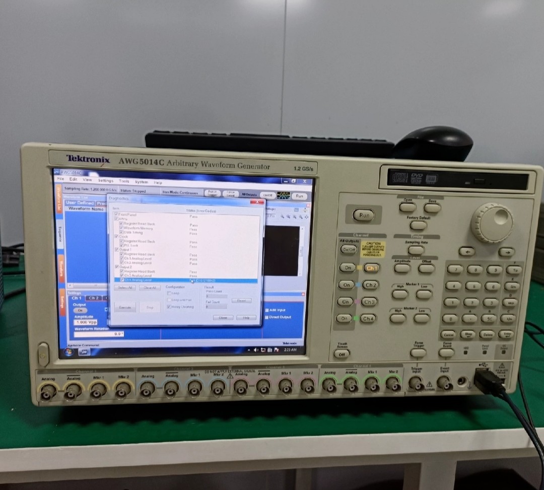 Tektronix AWG5014C Arbitrary Waveform Generator 1.2 Gsample Per Second 14 Bit Resolution 4 Channel